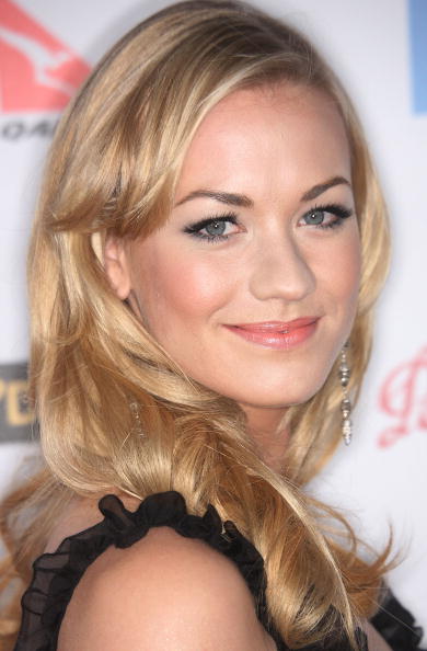 Yvonne Strahovski in black frills