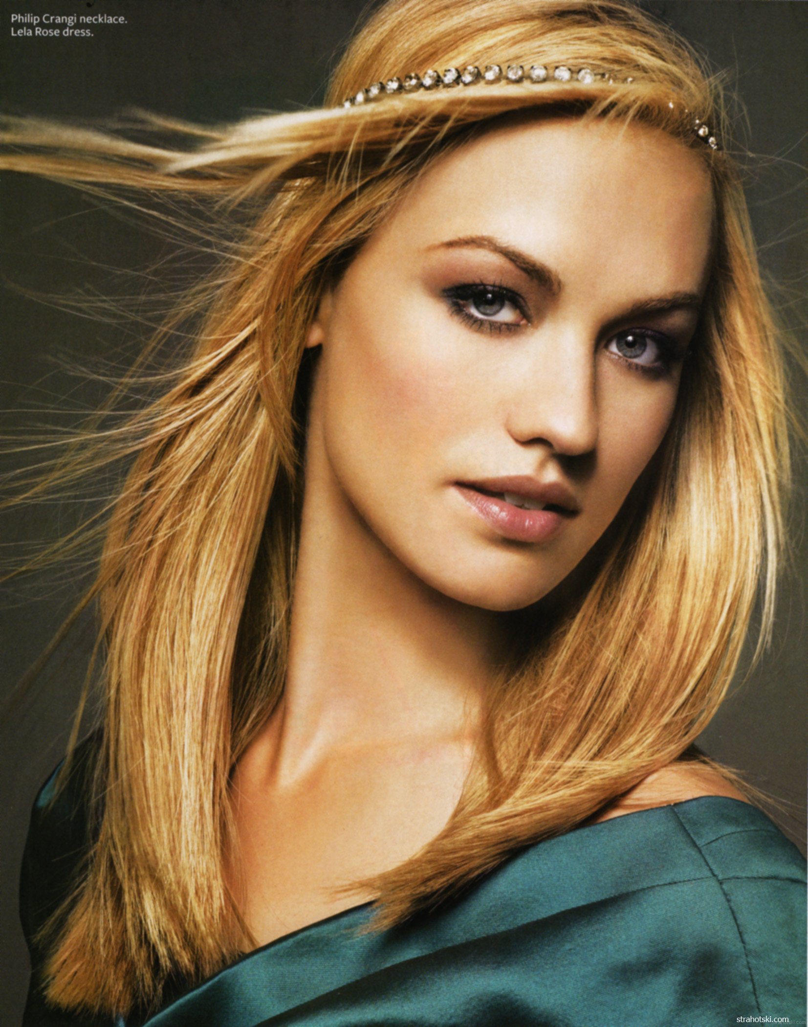 Yvonne Strahovski in green with diamond headband