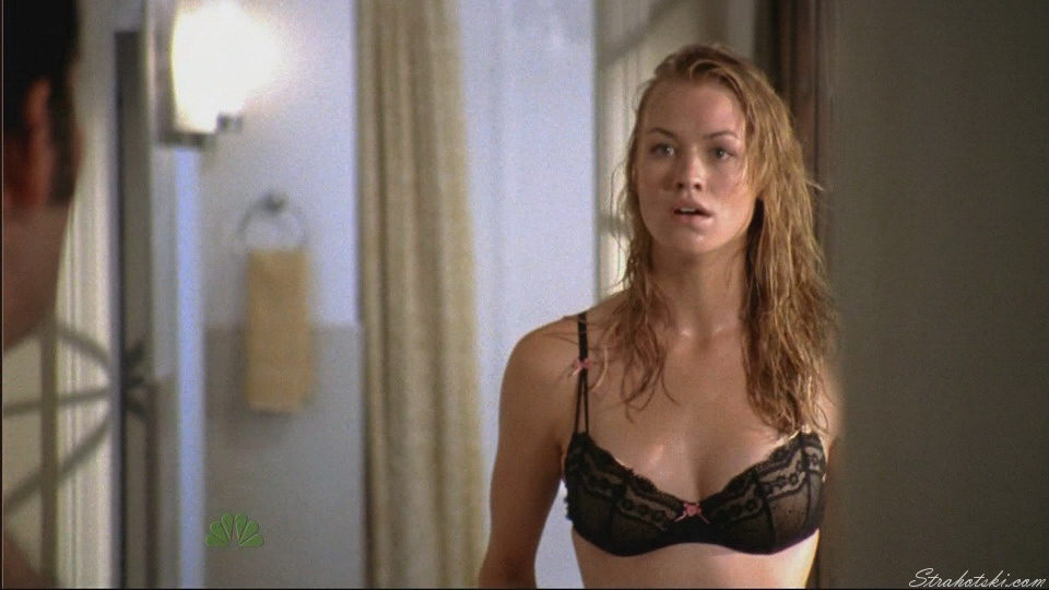Yvonne Strahovski  in black lacey bra