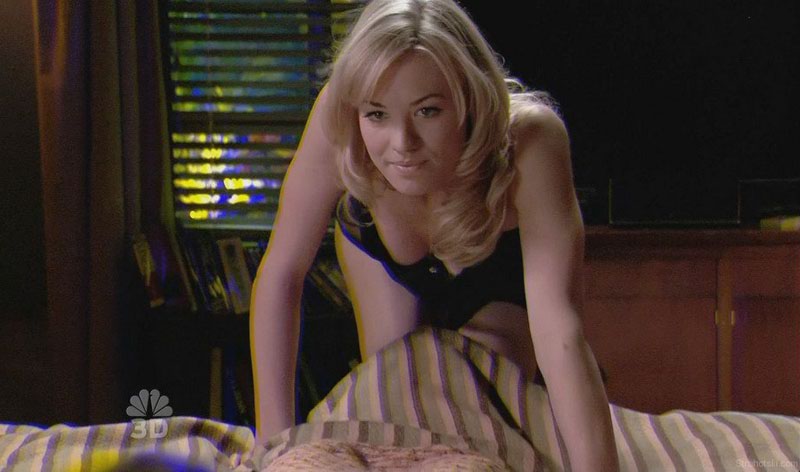 Yvonne Strahovski  crawls on the bed in negligee