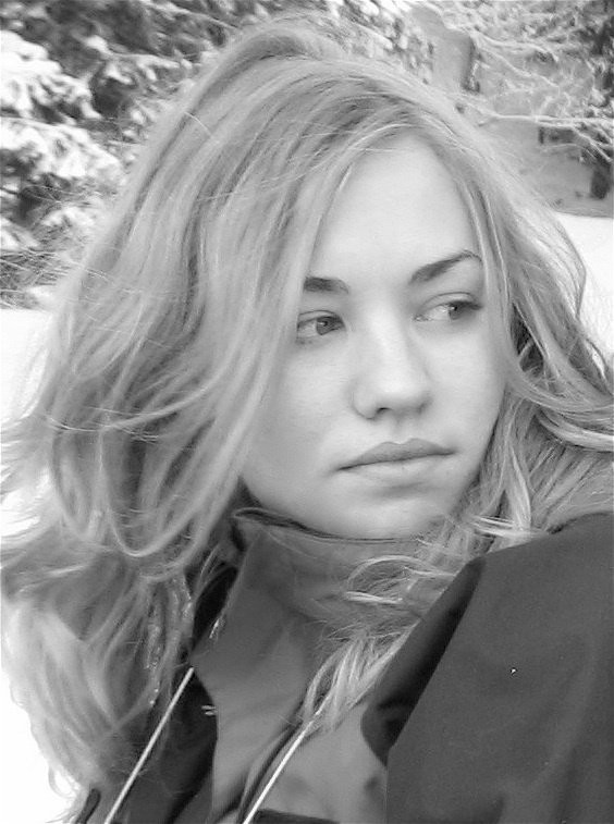 Yvonne Strahovski  black and white winter snows