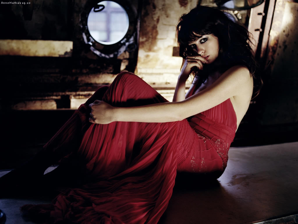 Anne Hathaway - very sexy in this flowing red dress
