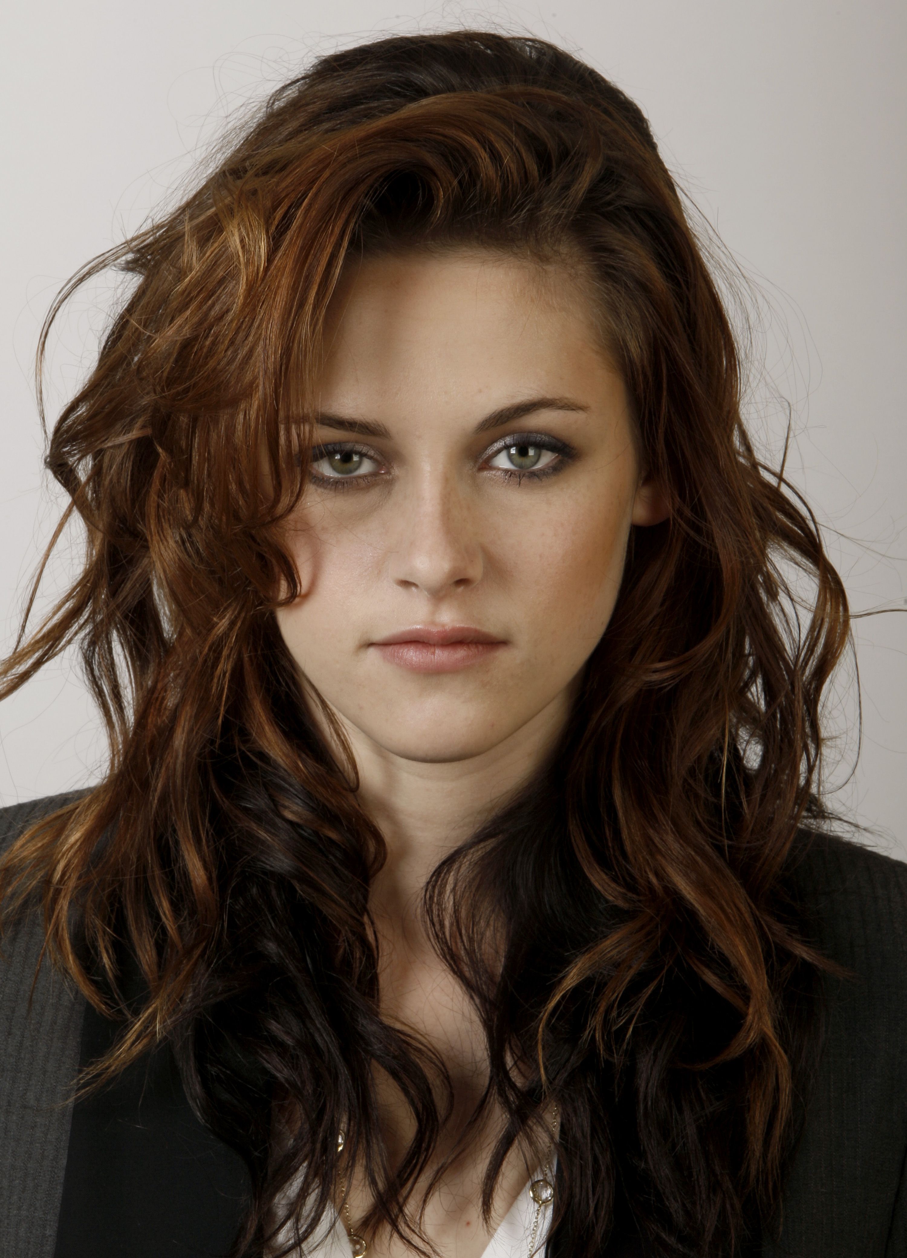 Kristen Stewart sexy green eyes