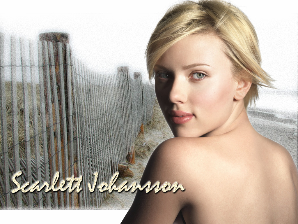 Scarlett Johansson semi-nude shows us her back