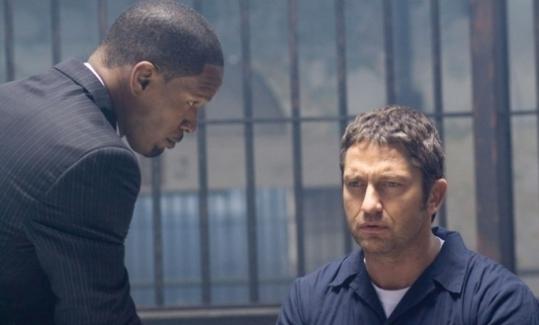 DA Jamie Foxx questions Gerard Butler in Law Abiding Citizen