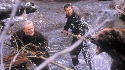 Anthony Hopkins & Alec Baldwin fight a Grizzly bear