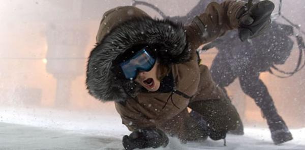 Kate Beckinsale - struggles in the snow in Whiteout