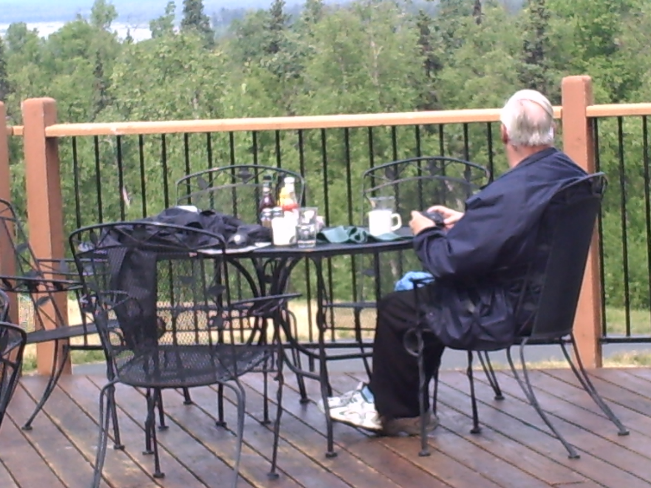 Talkeetna Lodge - Dad watches a plane take off