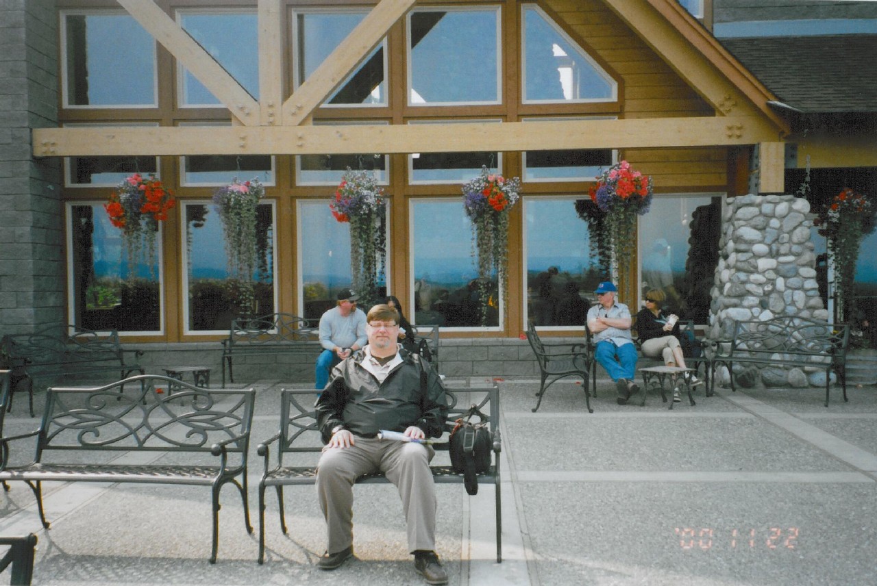 Talkeetna Lodge - Me resting on the patio