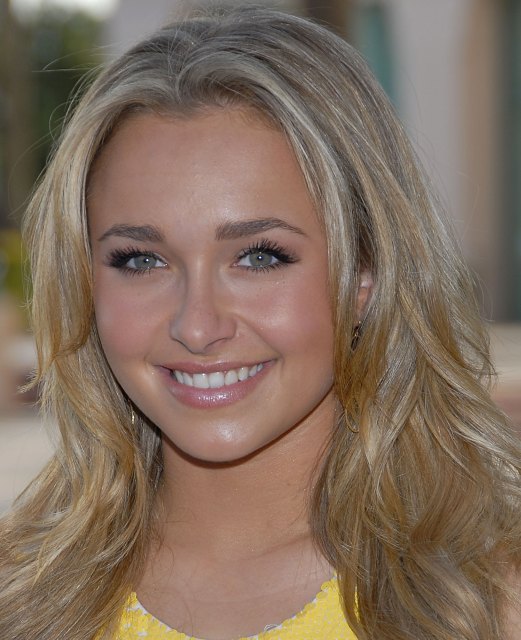 Hayden Panettiere headshot