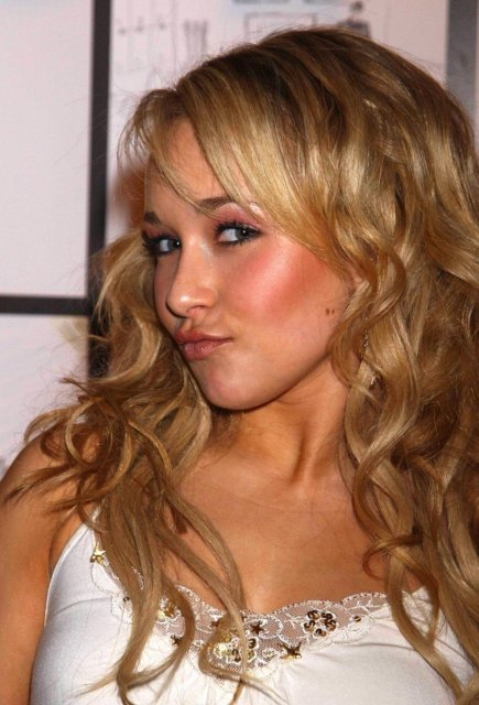 Hayden Panettiere - looks like she's getting ready for a kiss